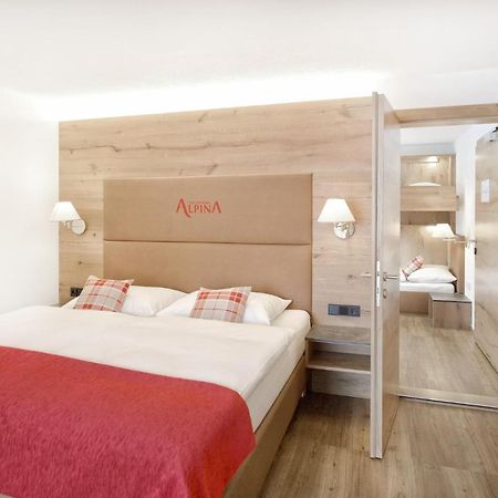 Hotel Alpina Superior เพทท์นอย อัม อาร์ลแบร์ก ภายนอก รูปภาพ