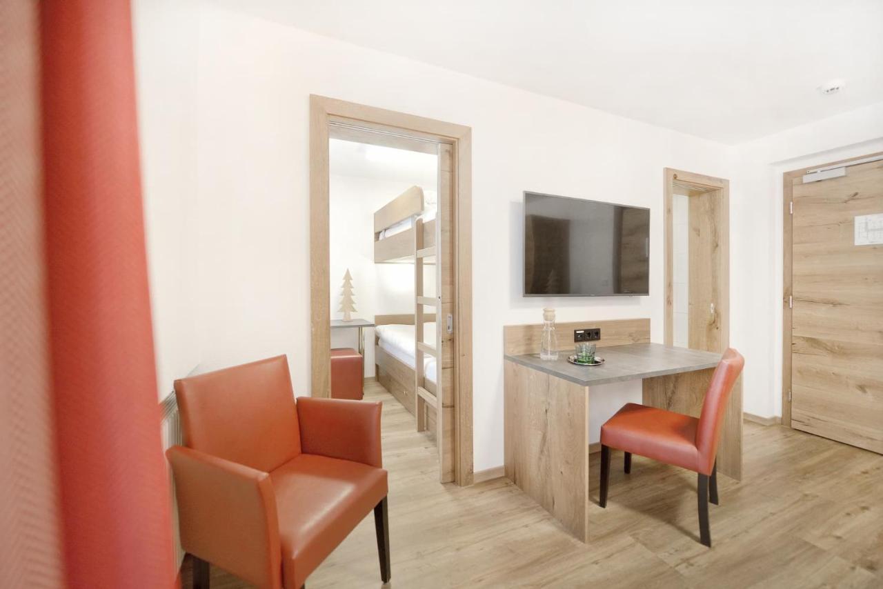 Hotel Alpina Superior เพทท์นอย อัม อาร์ลแบร์ก ภายนอก รูปภาพ