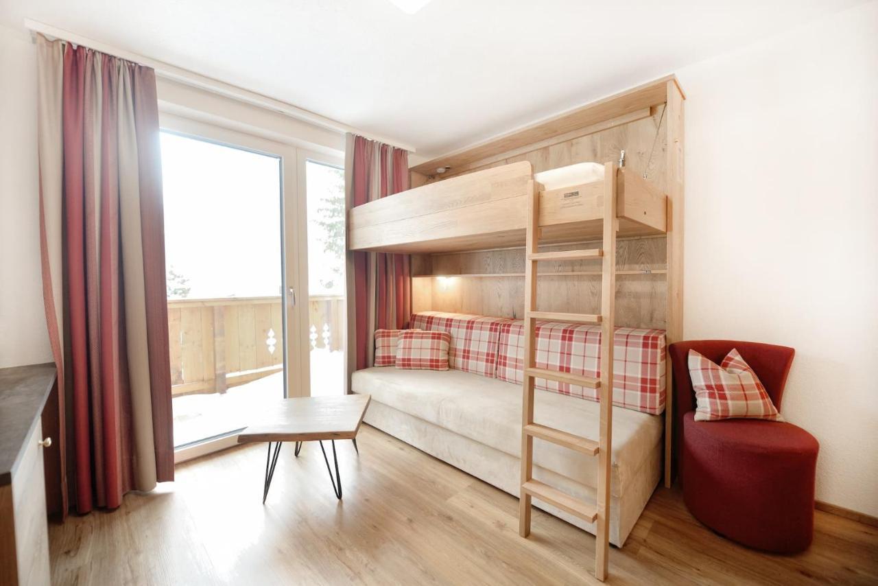 Hotel Alpina Superior เพทท์นอย อัม อาร์ลแบร์ก ภายนอก รูปภาพ