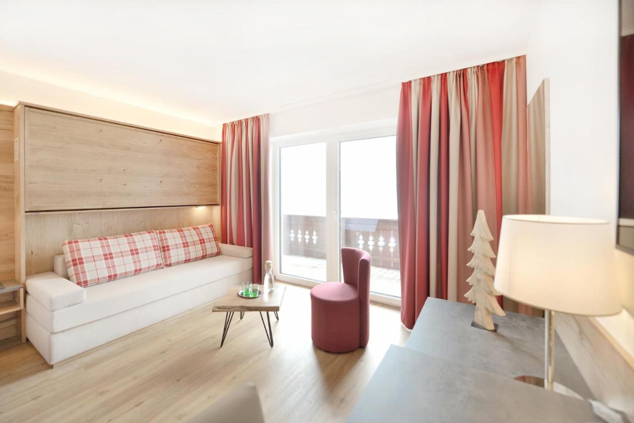 Hotel Alpina Superior เพทท์นอย อัม อาร์ลแบร์ก ภายนอก รูปภาพ