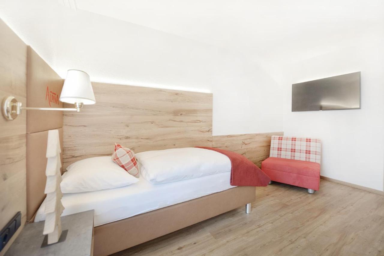 Hotel Alpina Superior เพทท์นอย อัม อาร์ลแบร์ก ภายนอก รูปภาพ