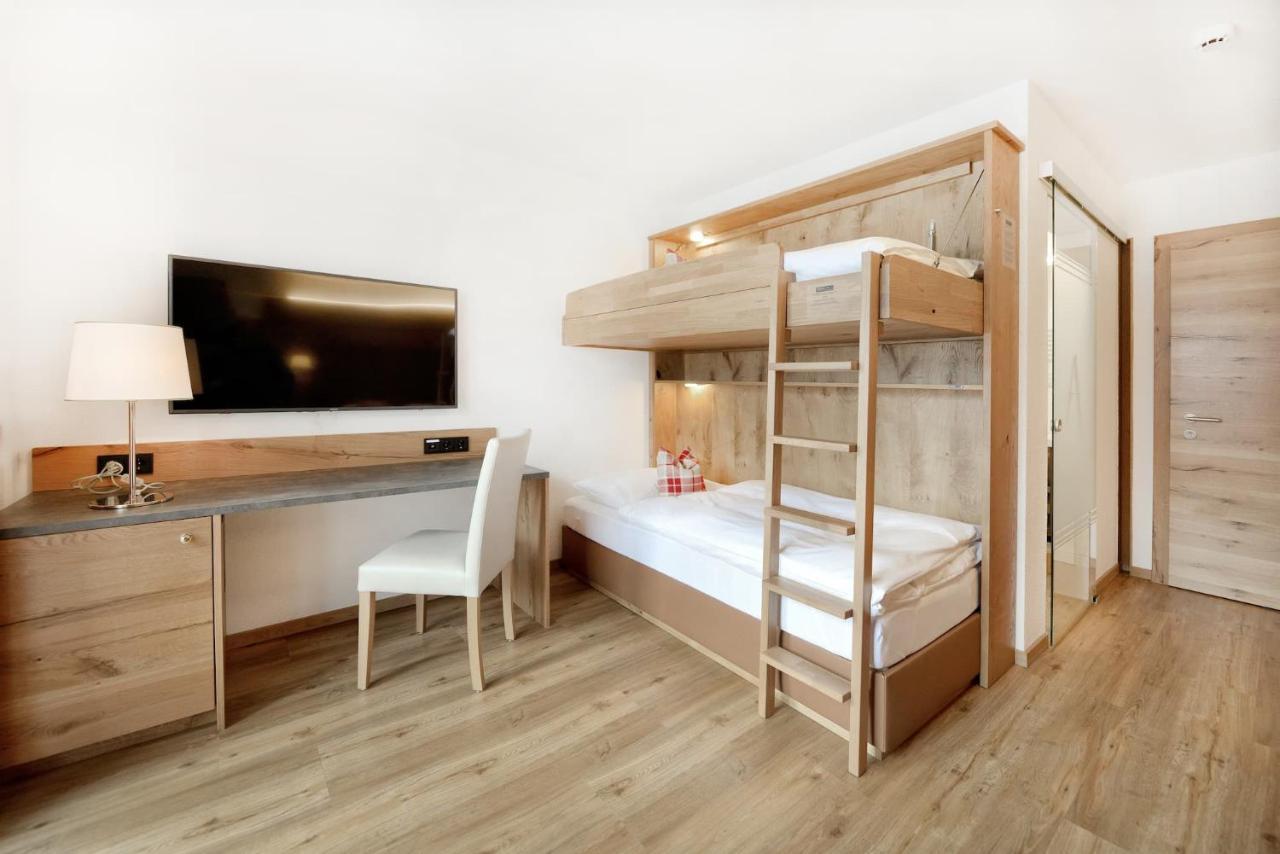 Hotel Alpina Superior เพทท์นอย อัม อาร์ลแบร์ก ภายนอก รูปภาพ