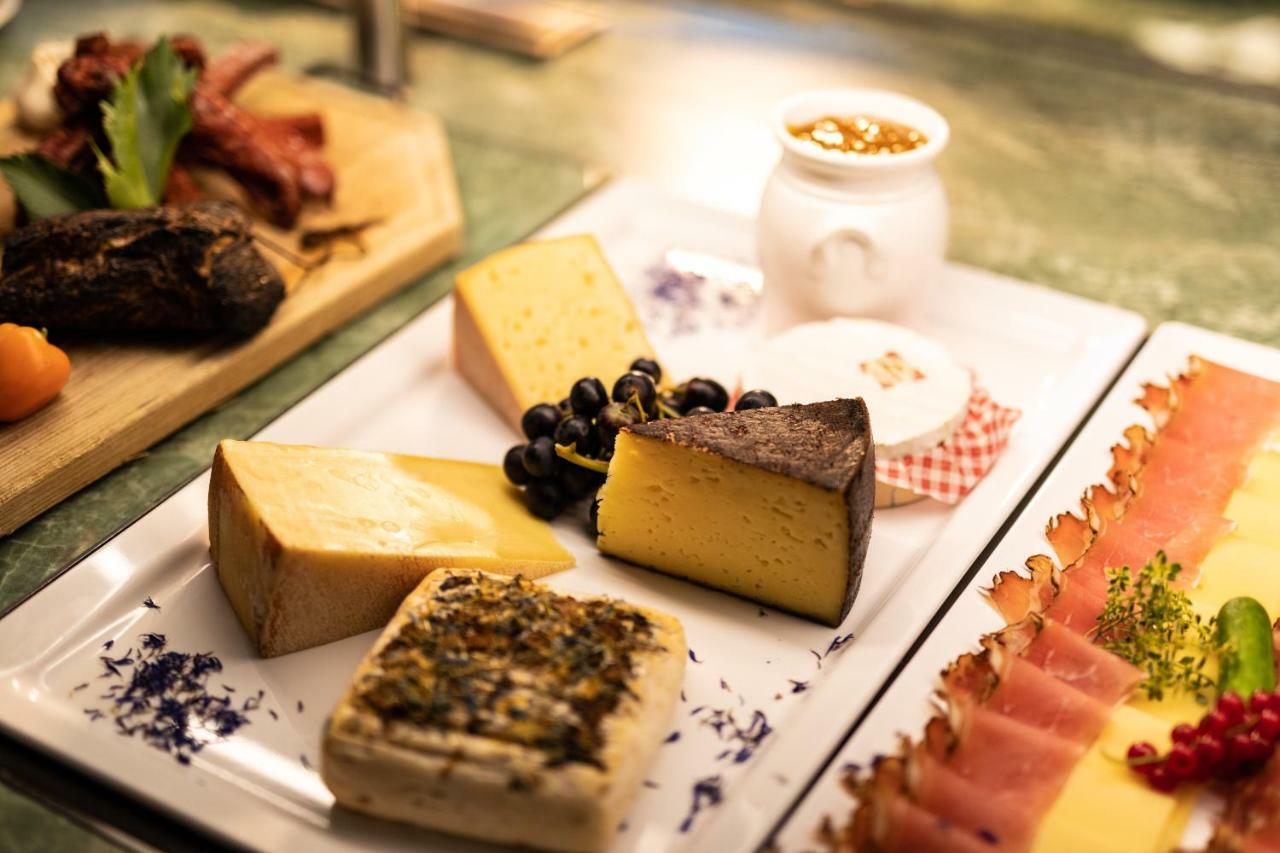 Hotel Alpina Superior เพทท์นอย อัม อาร์ลแบร์ก ภายนอก รูปภาพ