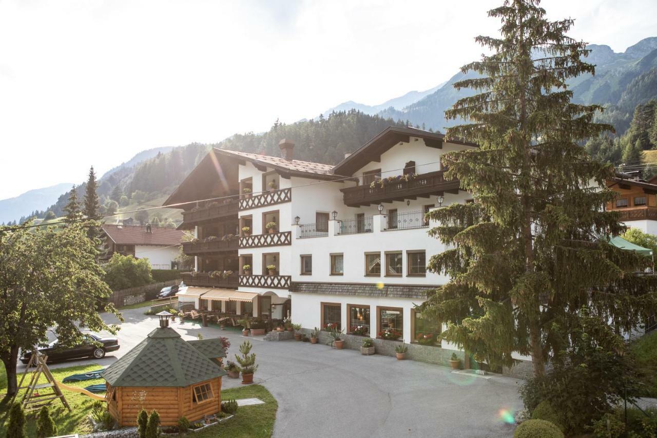 Hotel Alpina Superior เพทท์นอย อัม อาร์ลแบร์ก ภายนอก รูปภาพ
